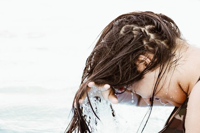 Why Scalp Exfoliation Matters (and How to Do It Without Damage) erick larregui u lusllgnmk unsplash