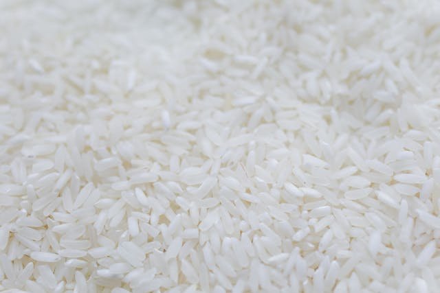 Rice Protein Peptides: Lightweight Repair for Fragile Strands pexels polina tankilevitch 4110251
