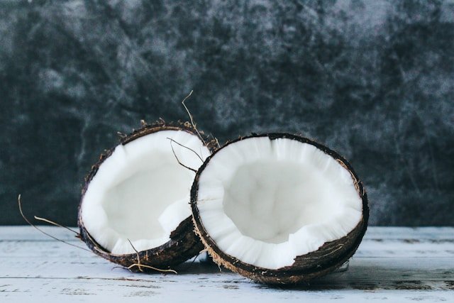 Coconut Oil for Gentle Scalp Nourishment tijana drndarski dfoowrt97 0 unsplash